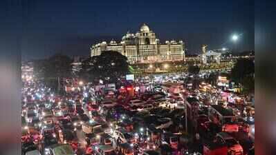 4-hr traffic chaos on Necklace Road irks commuters