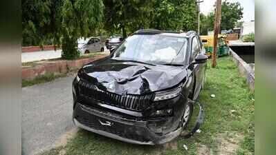 Drunk youth at wheel, car mows down hospital staffer on bike in Noida