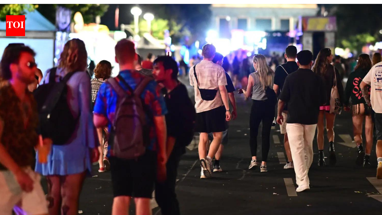 1 killed, several injured in Berlin after car rams into people near LGBTQ+ parade route; event called off