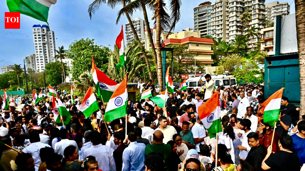 Students' protest in Kalyan turns into celebration after Dharmendra Pradhan's resignation