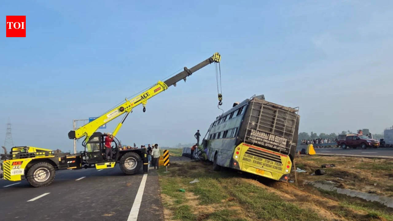 2 dead, over 25 injured as double-decker bus overturns on Ganga Expressway in UP