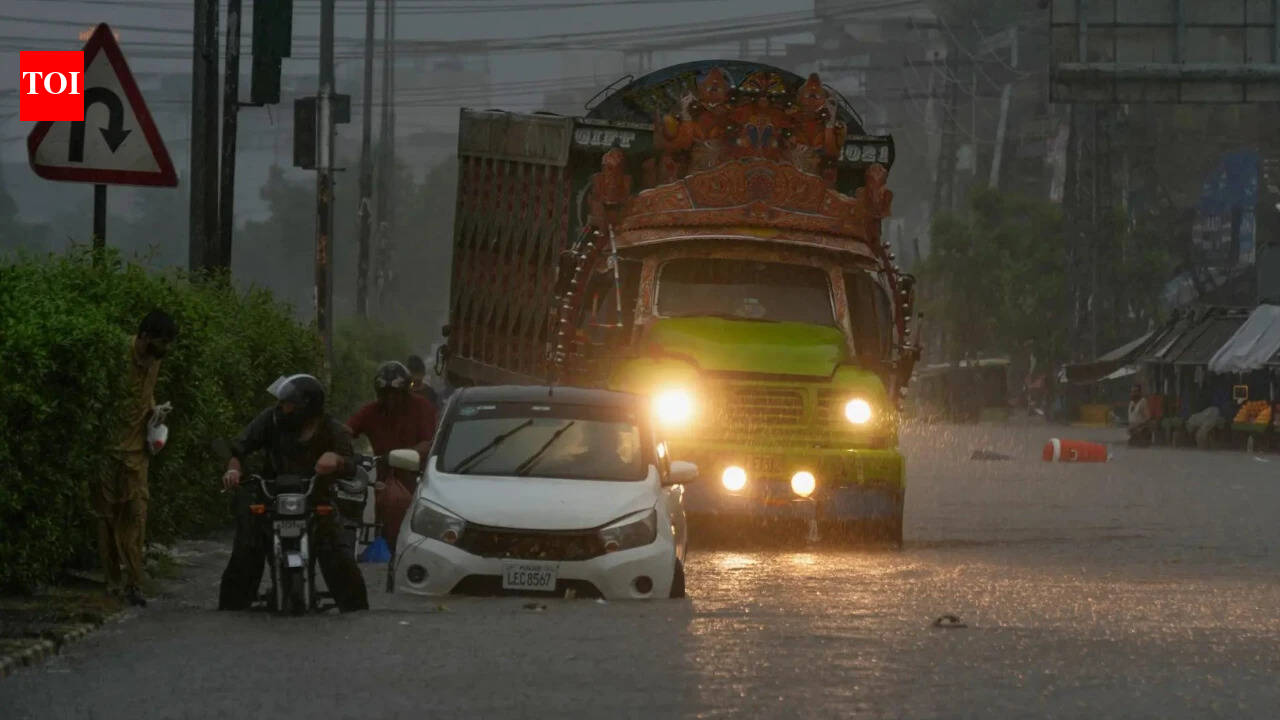 Pakistan on flood alert as Ravi, Chenab near danger mark; 7 dead