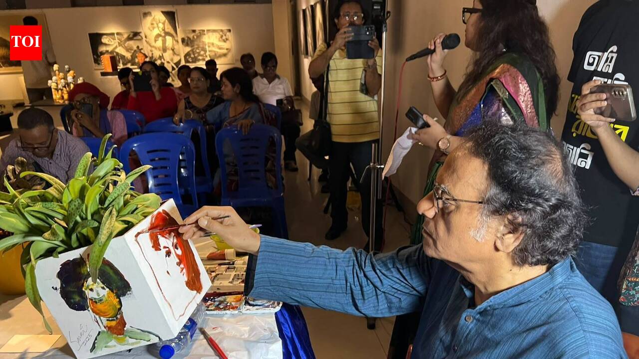 Group show on ‘Dreams’ draws visitors at Academy of Fine Arts