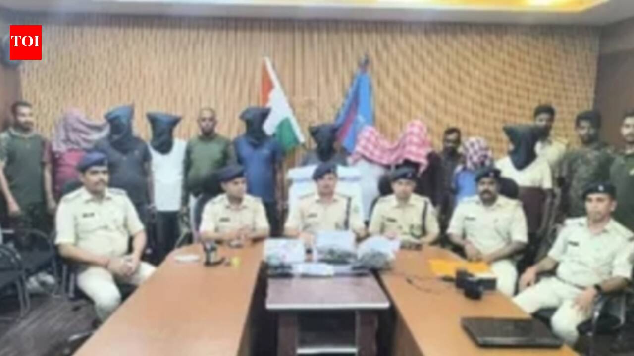 Deputy mukhiya among 10 held in Deoghar for robbing houses of ‘cyber frauds’