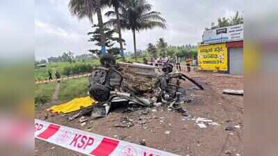 Mystery blast rocks parked car outside Bagalkot wine shop
