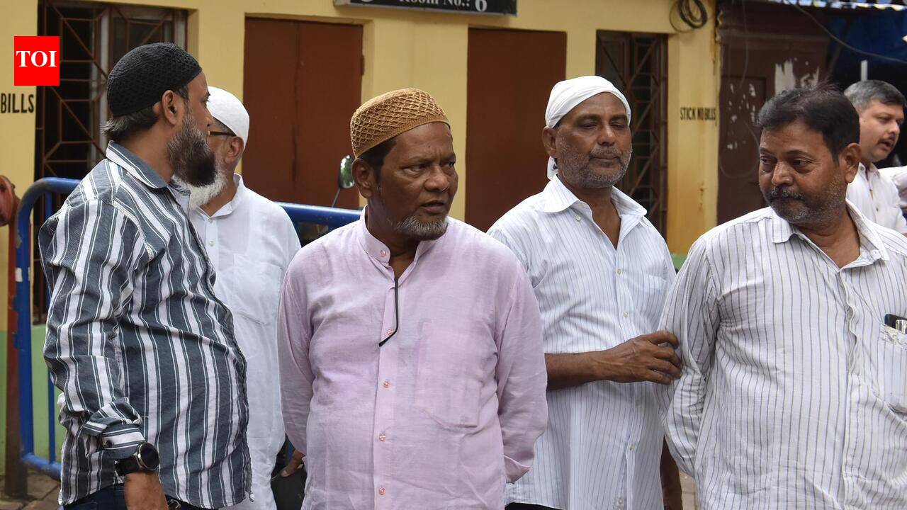 Against violence: Families of accused