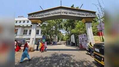 Patient’s relative charges at medical practitioner at Sassoon General Hospital