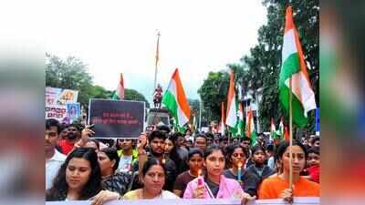 Puneites take to street against police brutality at Jantar Mantar during CJP protest