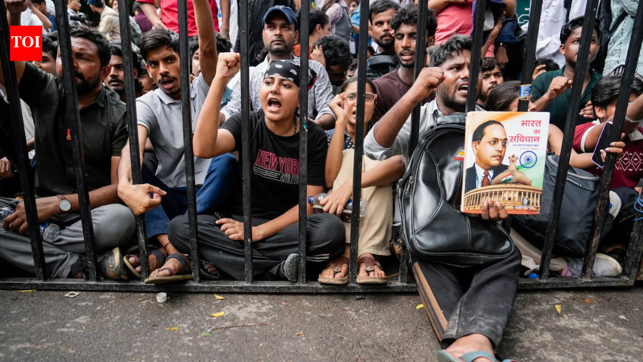 Jantar Mantar volunteer alleges police picked him up, left him in Mussoorie