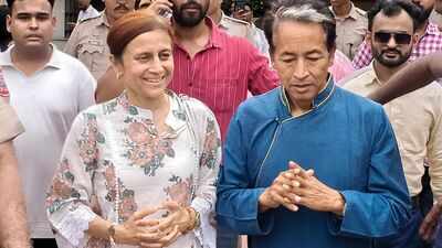 'It does not end in darkness': Sonam Wangchuk visits Rajghat, congratulates youth on protest