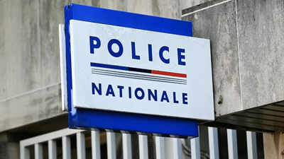 Paris knife attack: Man arrested after three women stabbed near Porte de Clichy