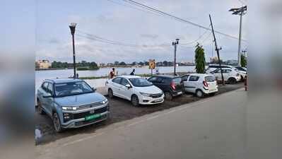 Illegal parking, encroachments choke roads around Ranchi lake