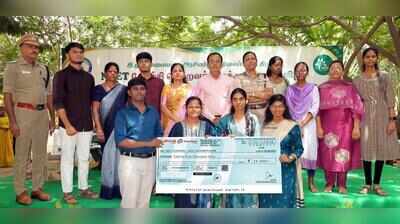 10 government school students felicitated for clearing NEET in Tirupur