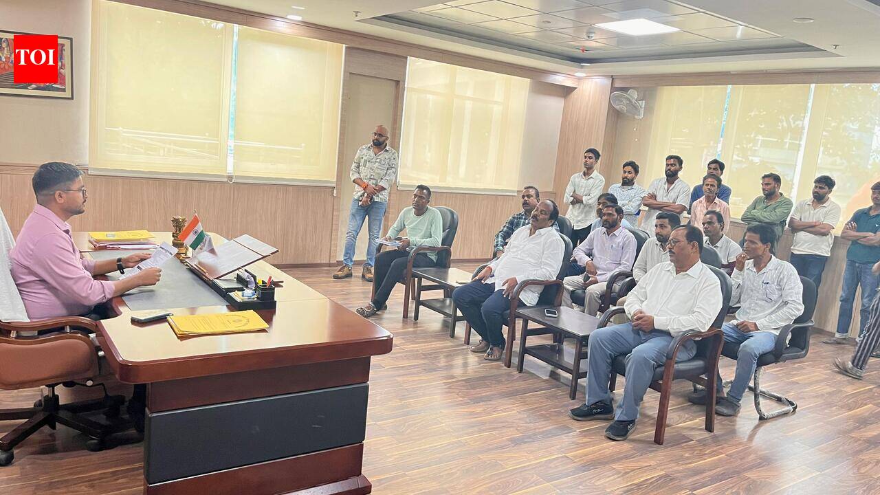 MLA takes up water traders’ concern with municipal corporation