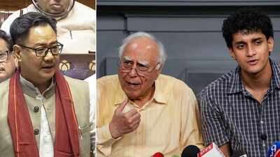 Parliament showdown: Debate on anti-paper leak Bill delayed amid oppn uproar; CJP gives ultimatum to Centre, says may restart protest - top developments