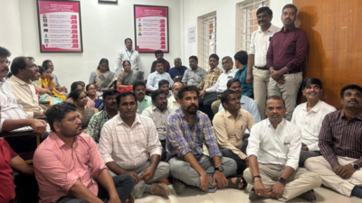 40 Bharathiar University faculty members hold sit-in protest outside registrar office