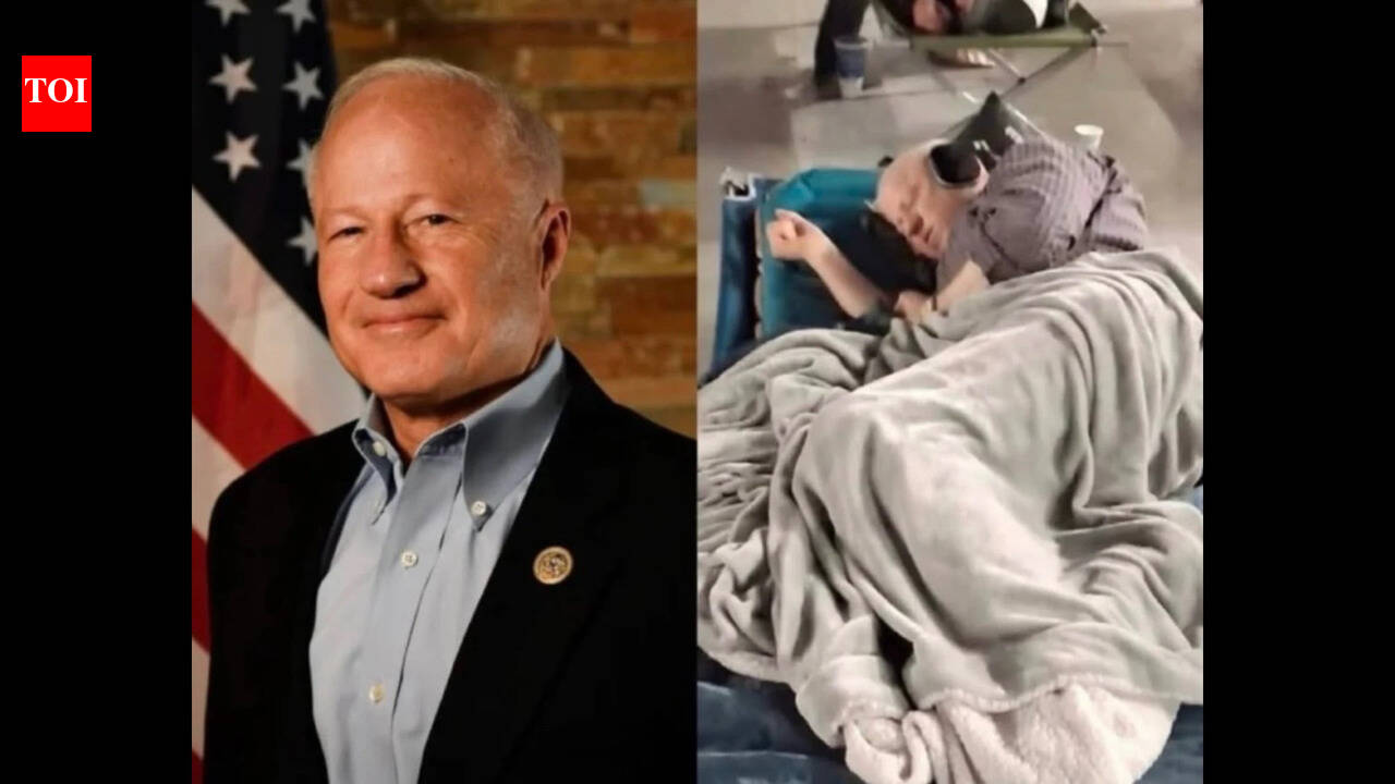 This 71-year-old US mayor goes to a homeless shelter every Friday night, sleeps, serves breakfast Saturday morning. In 2021, he called 'homelessness' a choice