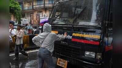 Woman in viral pic files police complaint over death deaths