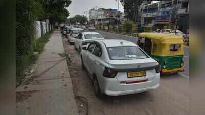 Traffic crawls as Old Delhi-Gurgaon Road chokes under civic neglect