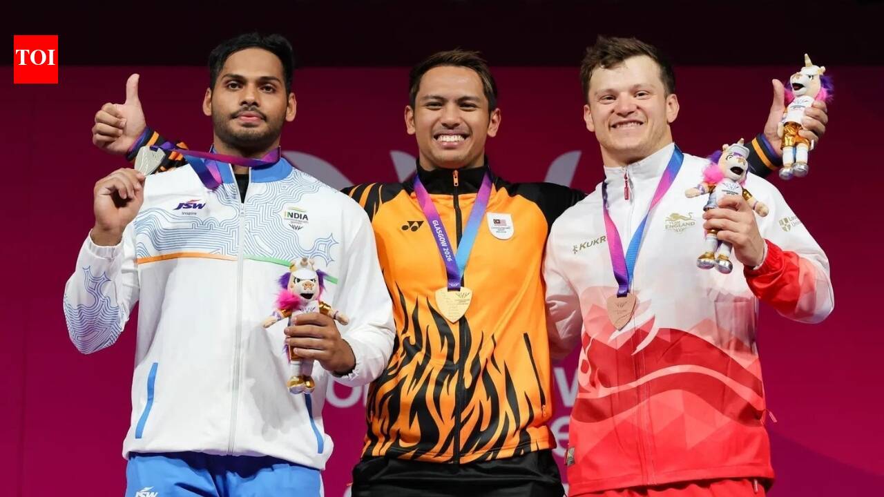 कॉमनवेल्थ गेम्स में रिकॉर्ड तोड़ द्वंद्व के बाद अजय बाबू ने 79 किग्रा भारोत्तोलन में रजत पदक जीता | राष्ट्रमंडल खेल समाचार