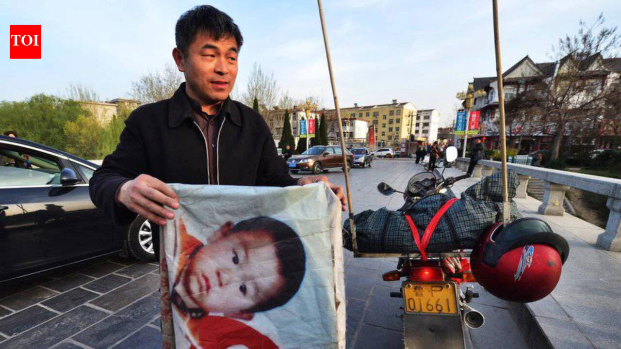 His son was kidnapped at age 2; this father travelled 500,000 km over 24 years to find him: The emotional story of Guo Gangtang