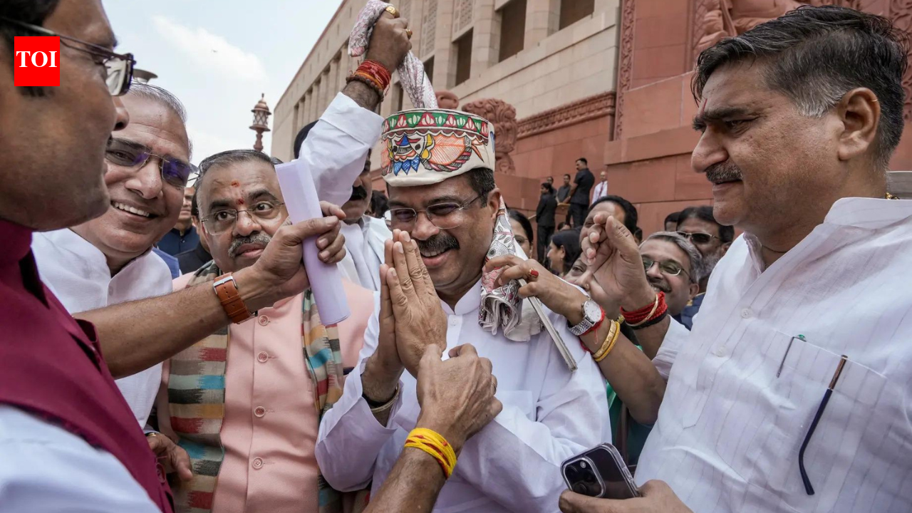 'Garlanded as if he won a war': Opposition attacks BJP over Dharmendra Pradhan's felicitation after resignation