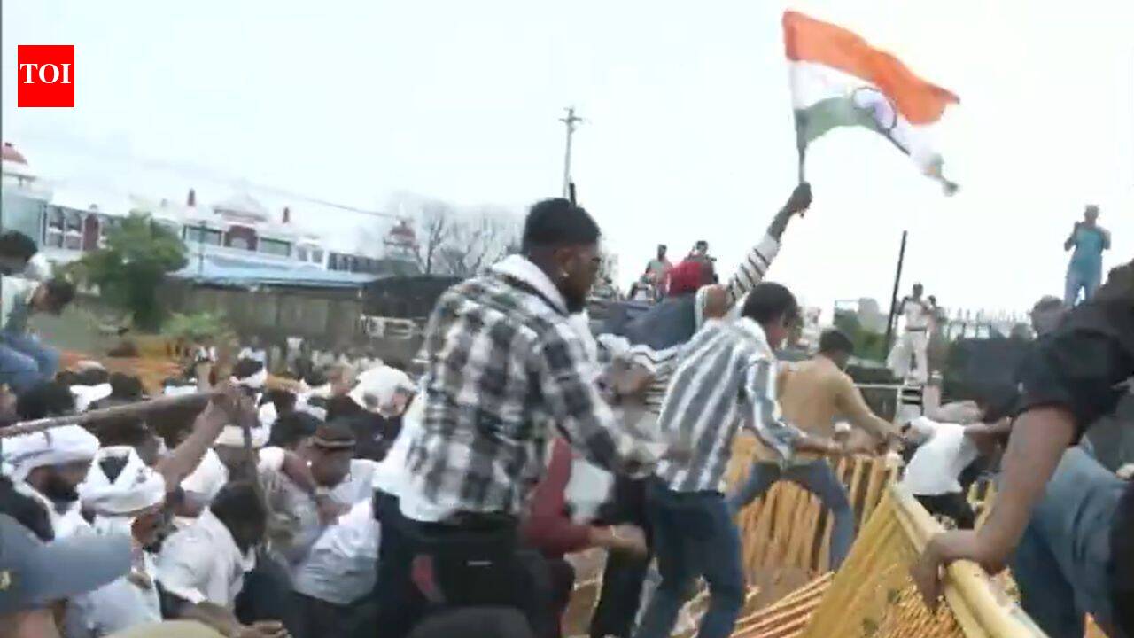 Demand for MSP, reforms: Protesting farmers breach police barricades enroute to Bhopal