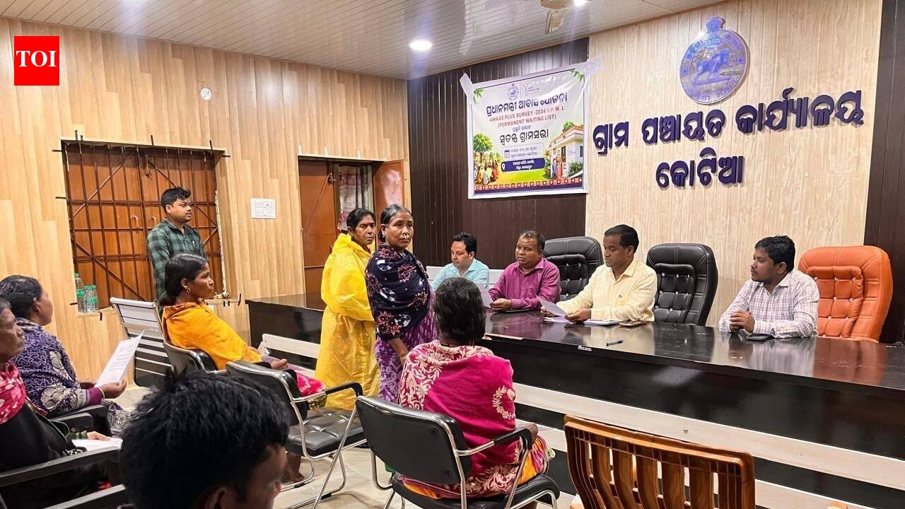 Official visits Kotia to review SIR of electoral roll