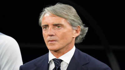 Roberto Mancini returns to save Italy after three consecutive misses in the FIFA World Cup