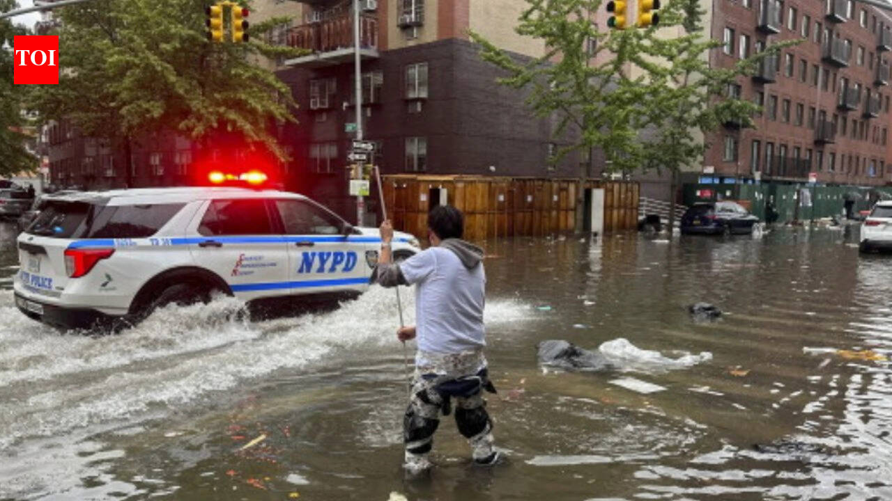 New York City flash floods: Heavy rain triggers warnings, hundreds of flights canceled