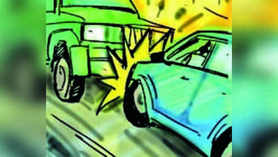 Image 4: 3 killed, several injured as lorry hits SUV near Vizianagaram