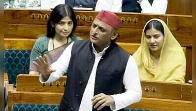 Police crackdown on protesting youth no less than Emergency: Akhilesh