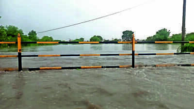 Besa-Pipla NP ‘ignores’ PWD warning, nullah bridges flooded