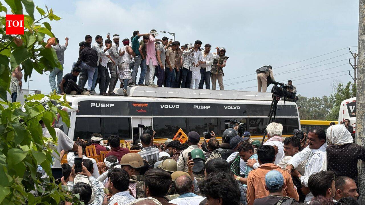 Talks with MP farmers on moong MSP inconclusive; protest disrupts traffic, barricades removed