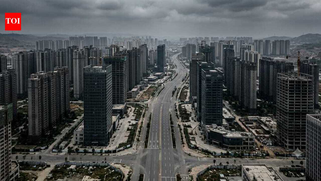 China built a futuristic city for 300,000 people. It soon became the world's most famous 'ghost city'