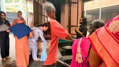 Ram Charan visits Coimbatore Ayyappa temple after successful hand surgery; see picture here