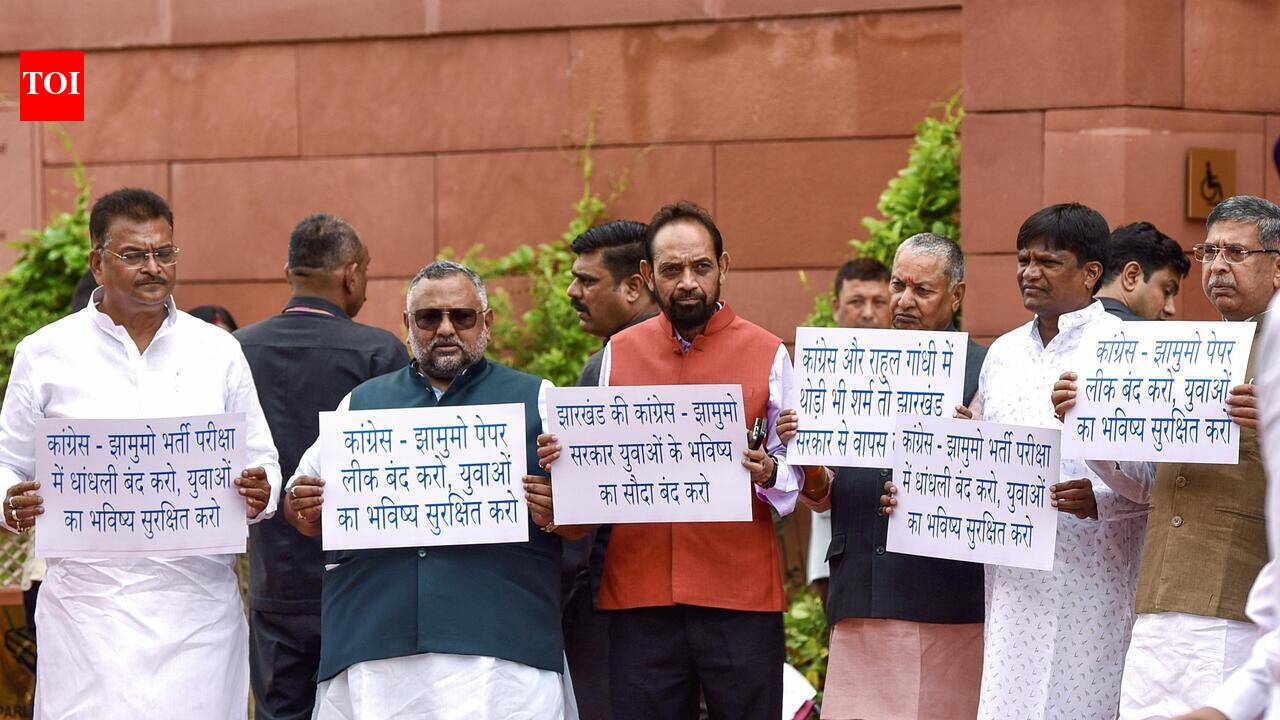Jharkhand BJP MPs protest recruitment exam ‘irregularities’, demand CBI probe