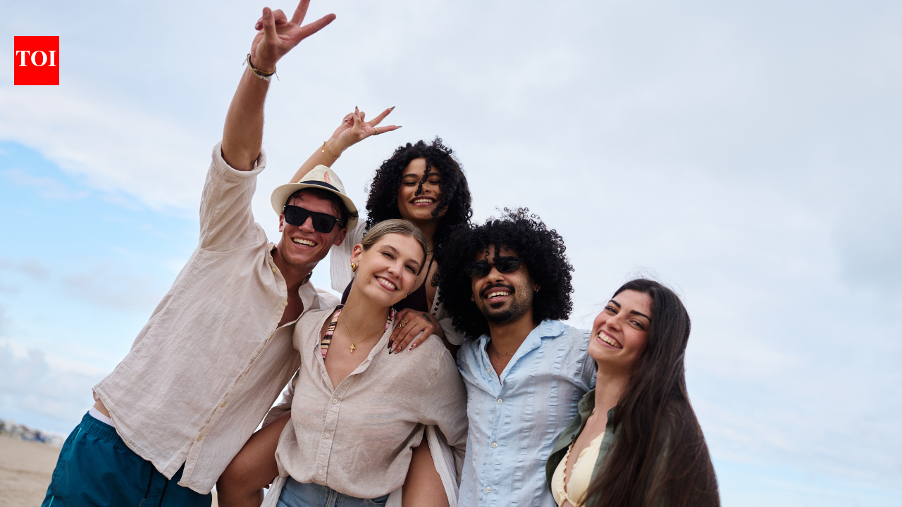 Happy Friendship Day 2026: Top 50 Wishes, Messages, Quotes, Images, Facebook & Whatsapp status