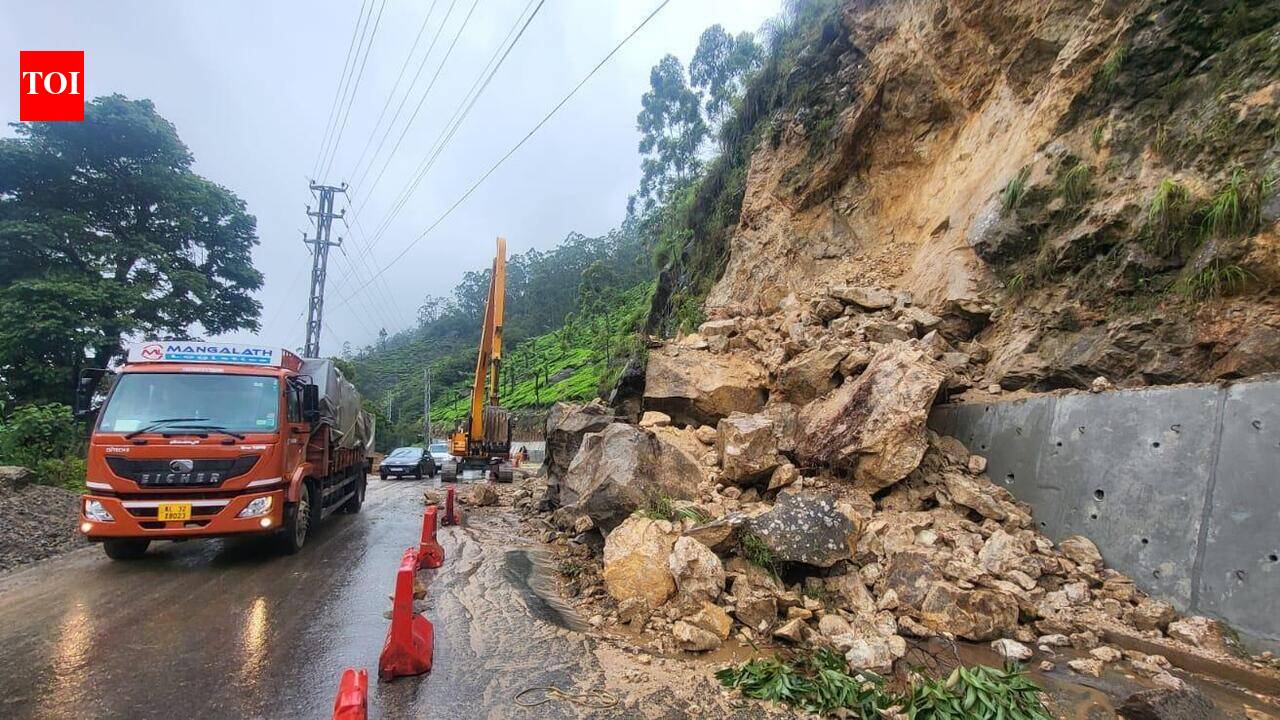 Landslip disrupts NH traffic in Munnar