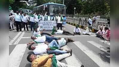 Protests continue across Cauvery basin as farmers say there isn’t a drop to spare