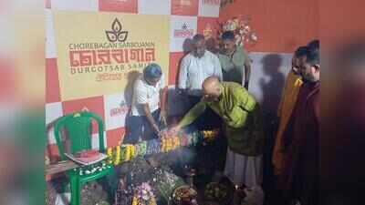 1 Durga Puja, 2 khuti pujas: Club in post-poll churn