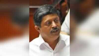 Bengaluru conductor says sorry to minister, reinstated