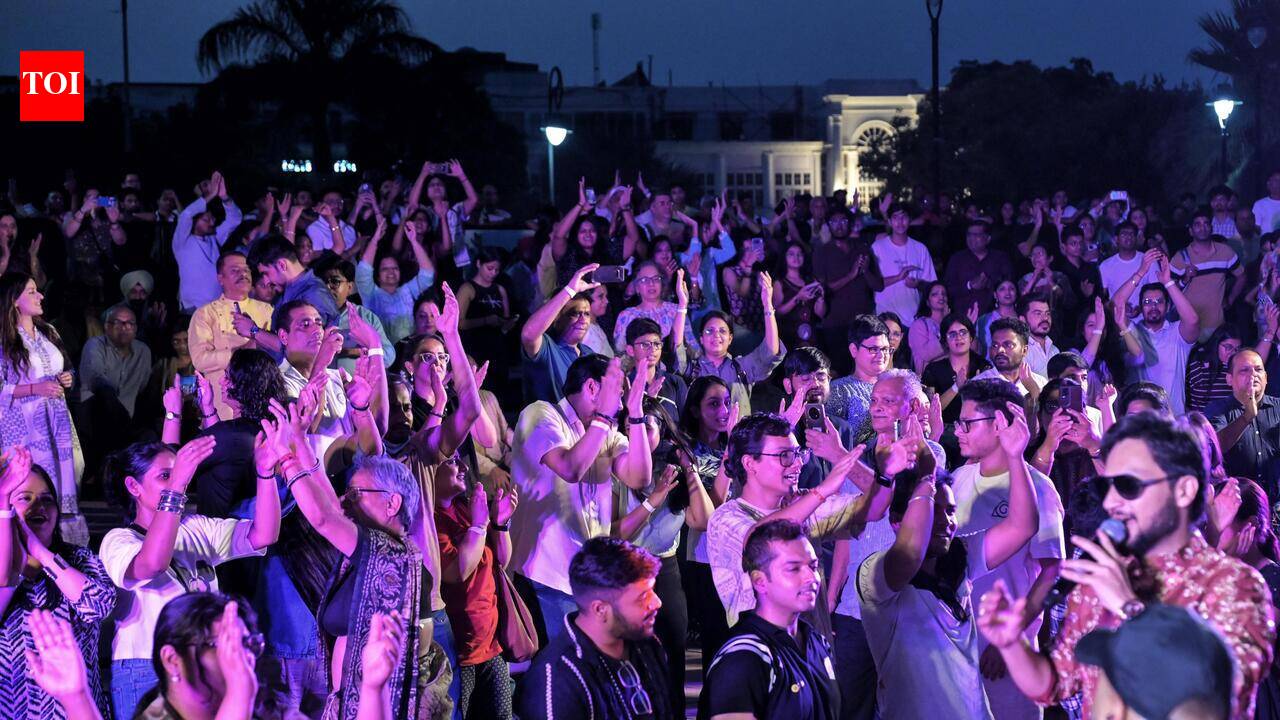 Sadhu Vaswani mission’s kirtan jamming captures interest of younger audience