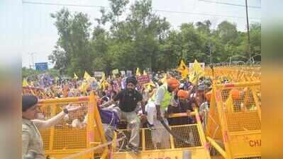 Protesters break through barricades, bring Chandigarh to a standstill