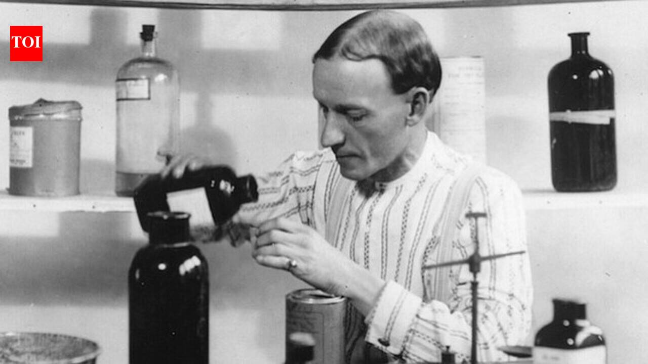In 1915, San Diego agreed to pay a rainmaker $10,000 if he filled a drought-hit reservoir; weeks later, heavy rain and floods fuelled debate over his claims