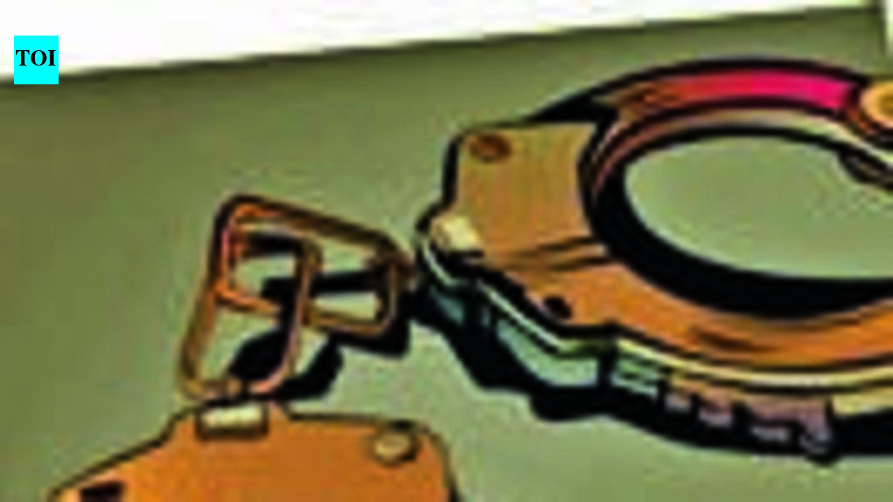 Woman held for theft after posing as relative in Bhojpur village