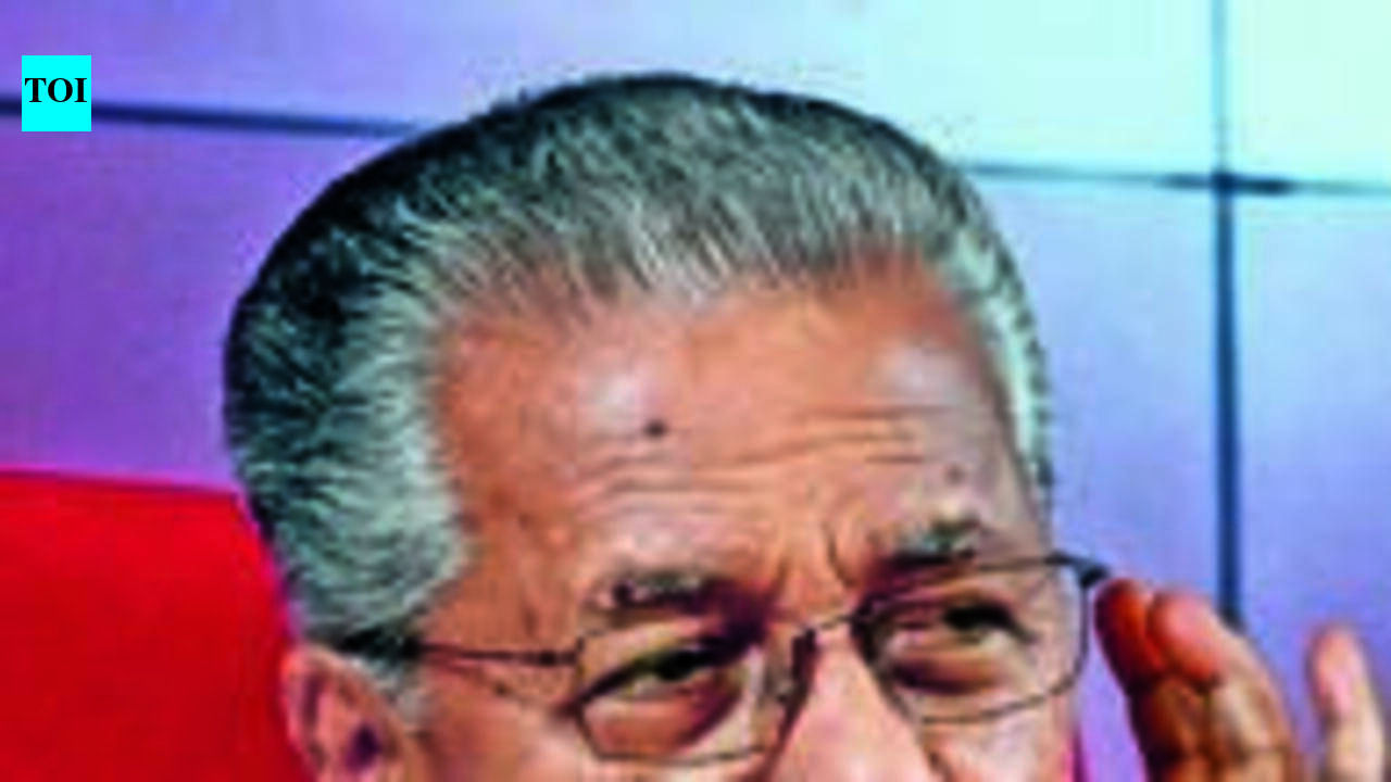 Pinarayi demands speedy completion of Mundakkai housing project