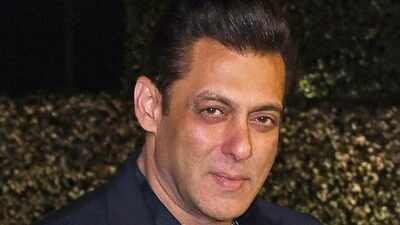 Salman Khan was undergoing Platelet Rich Plasma (PRP) treatment, injected into his head while eating biryani recalls producer Shailendra Singh: 'The price to pay to be a star'