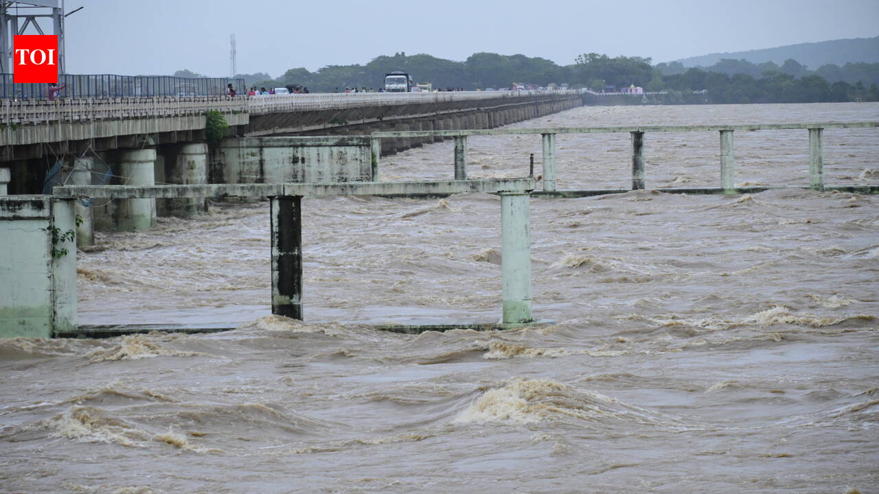 Odisha braces for possible flash flood in Mahanadi