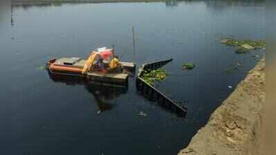 Tansi Nagar residents seek desilting of macro canal on Velachery road